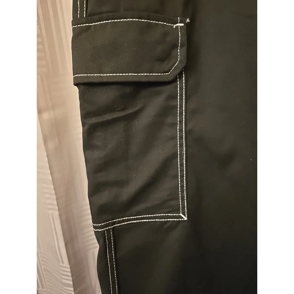 TRUE RELIGION Jet Black Cargo Pants -‎ Men's Size 31 / 34x31 NWT
